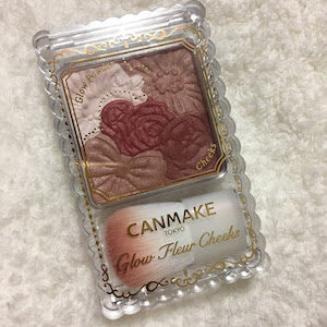 グロウフルールチークスの10番テラコッタフルール