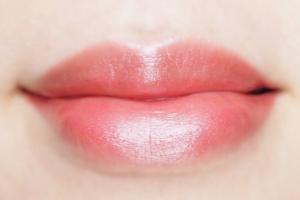 CHANELルージュココ428_唇