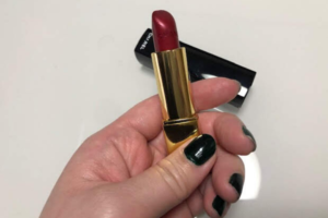 カメリア ルージュ メタル ドゥ シャネル