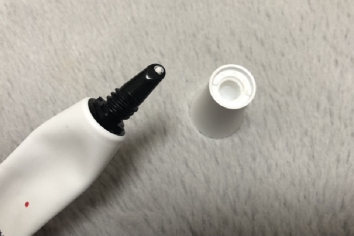 pola-whiteshot容器