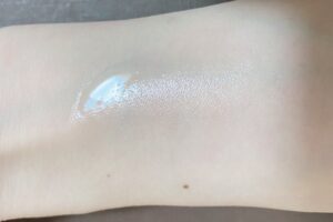 skioホワイトピールセラムテクスチャー