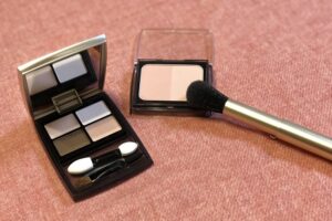 アイシャドウ