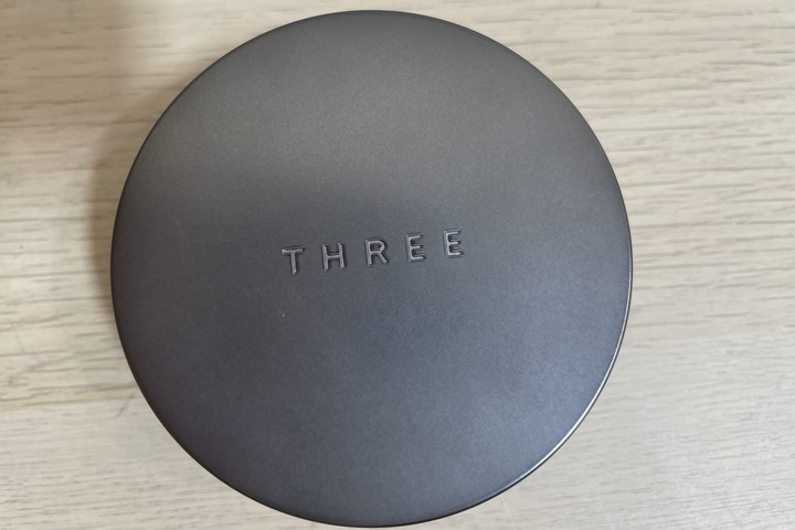 three発売日・メーカー