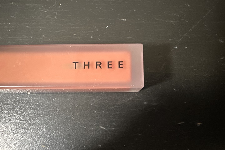 three発売日・メーカー